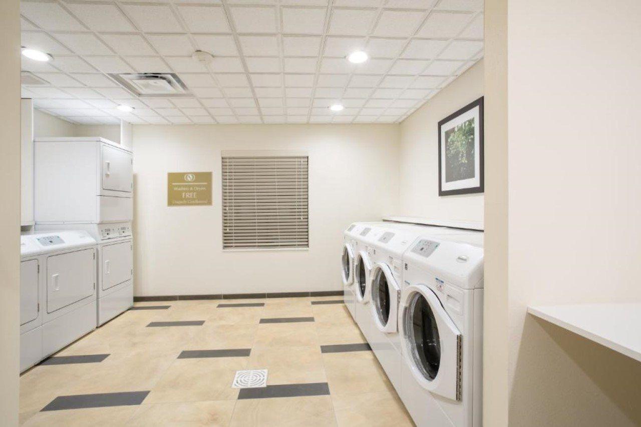 Candlewood Suites Pueblo By Ihg Extérieur photo